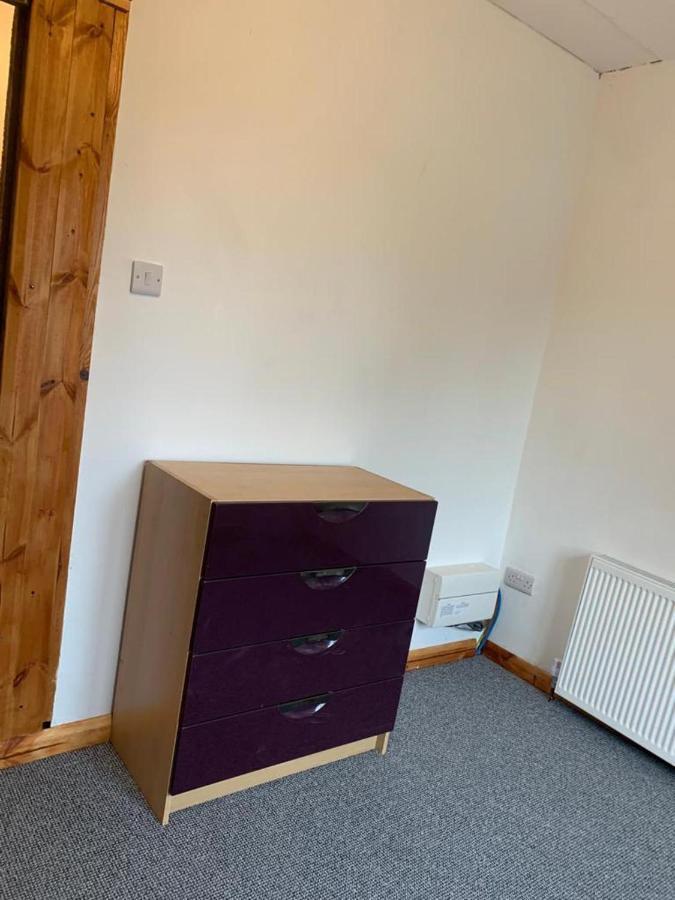 One Lovely Apartmt 1 Double & 2 Camp Beds Apartment Stoke-on-Trent ภายนอก รูปภาพ