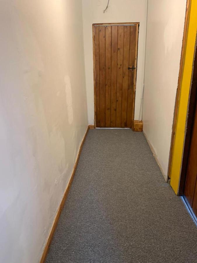 One Lovely Apartmt 1 Double & 2 Camp Beds Apartment Stoke-on-Trent ภายนอก รูปภาพ