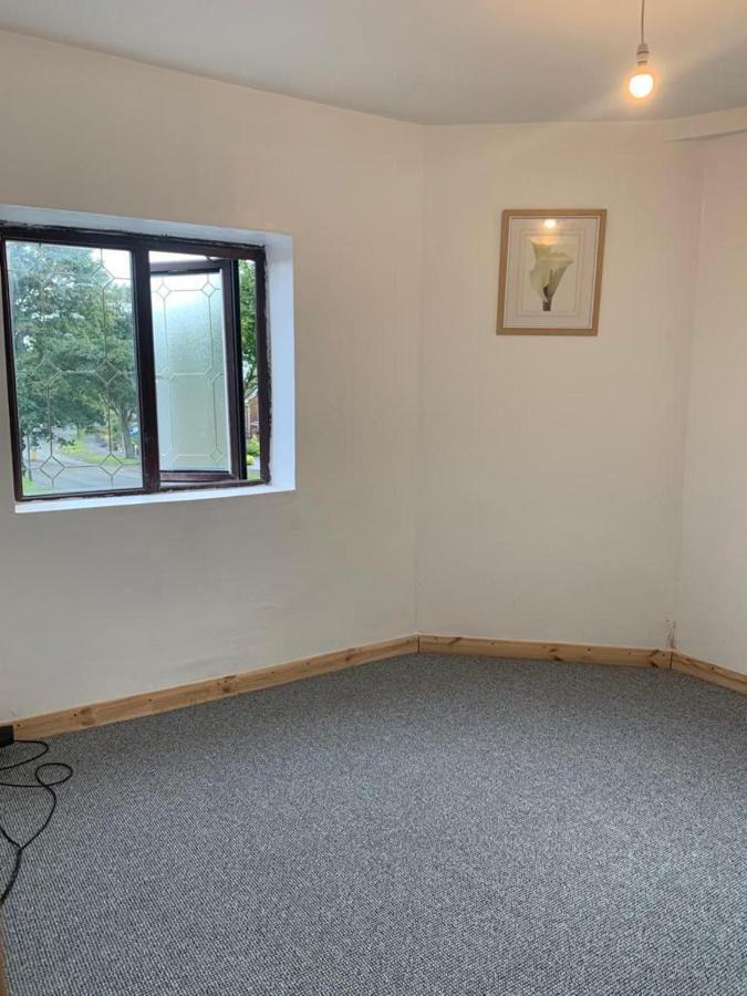 One Lovely Apartmt 1 Double & 2 Camp Beds Apartment Stoke-on-Trent ภายนอก รูปภาพ